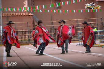 Revive la alegría del pasacalle por el 156 aniversario del Distrito de Layo con esta galería de foto